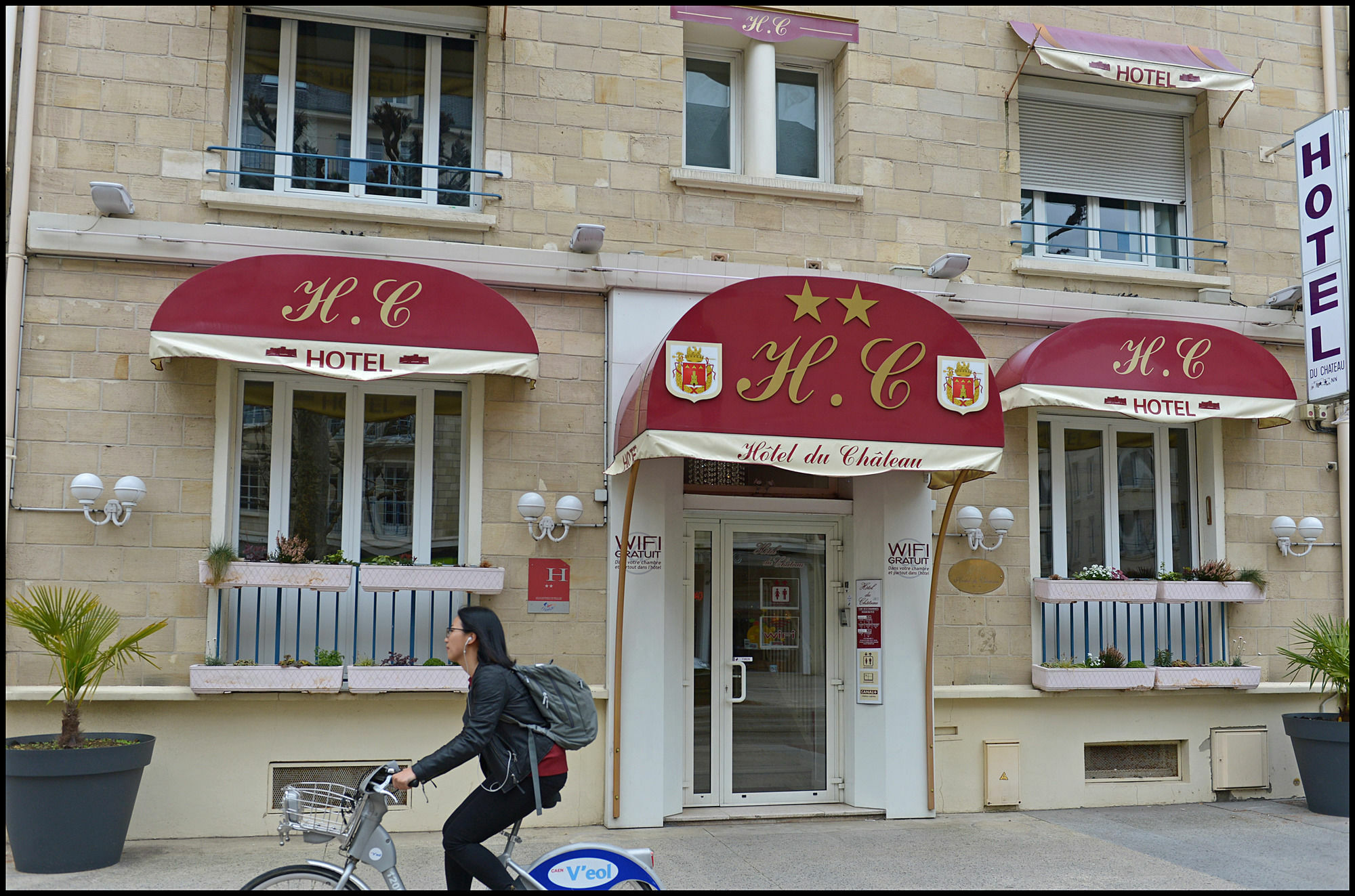 קאין Logis Hotel Du Chateau מראה חיצוני תמונה